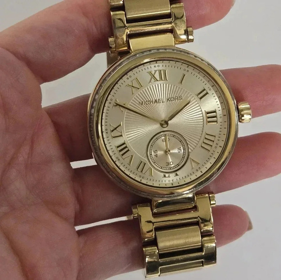 Michael Kors MK5867 Women's Stainless Steel Analog Gold Dial Watch BC879 - Picture 2 of 8